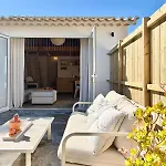 Modern Surf With Privat Courtyard *