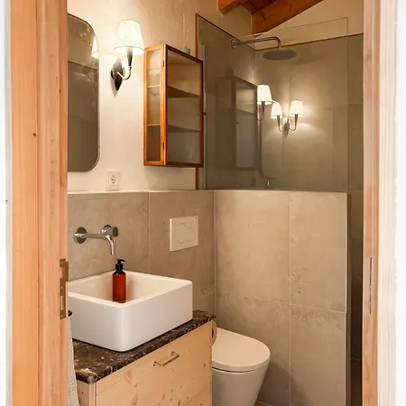 Modern Surf With Privat Courtyard Casa de Férias